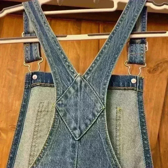 Cat and Jack Girls Distressed Short-all Medium Wash Size Large-NWT - Picture 7 of 7